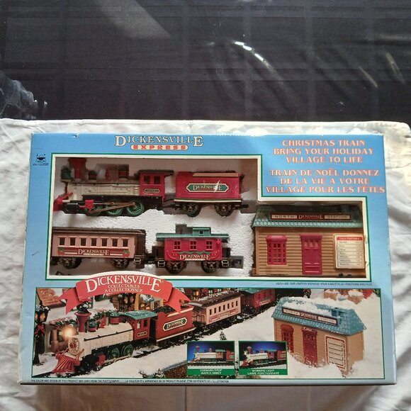 Dickensville Collectables Christmas Train Set - Vintage - Picture 1 of 8